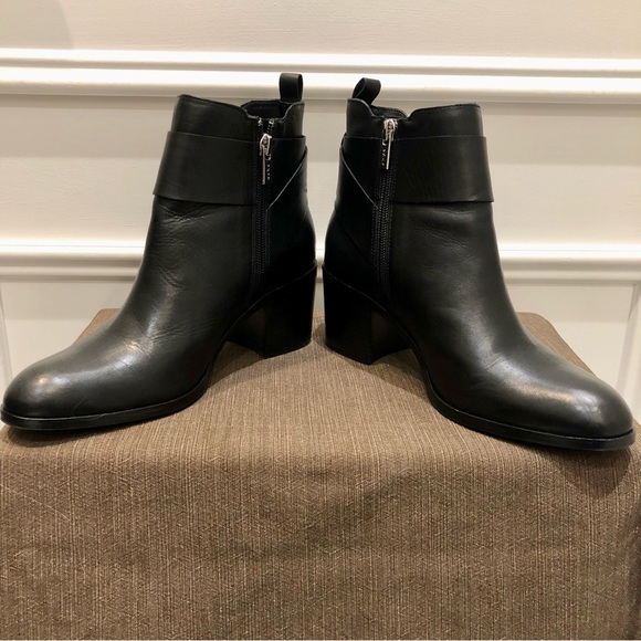❌SOLD❌DKNY black leather ankle boots with silver hardware. Size 7.5 Heel 2.5” - Picture 5 of 8